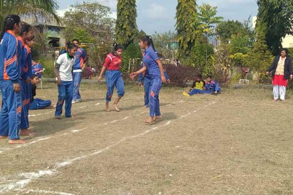 Students of MVM School Kotdwar participated in sports competition.